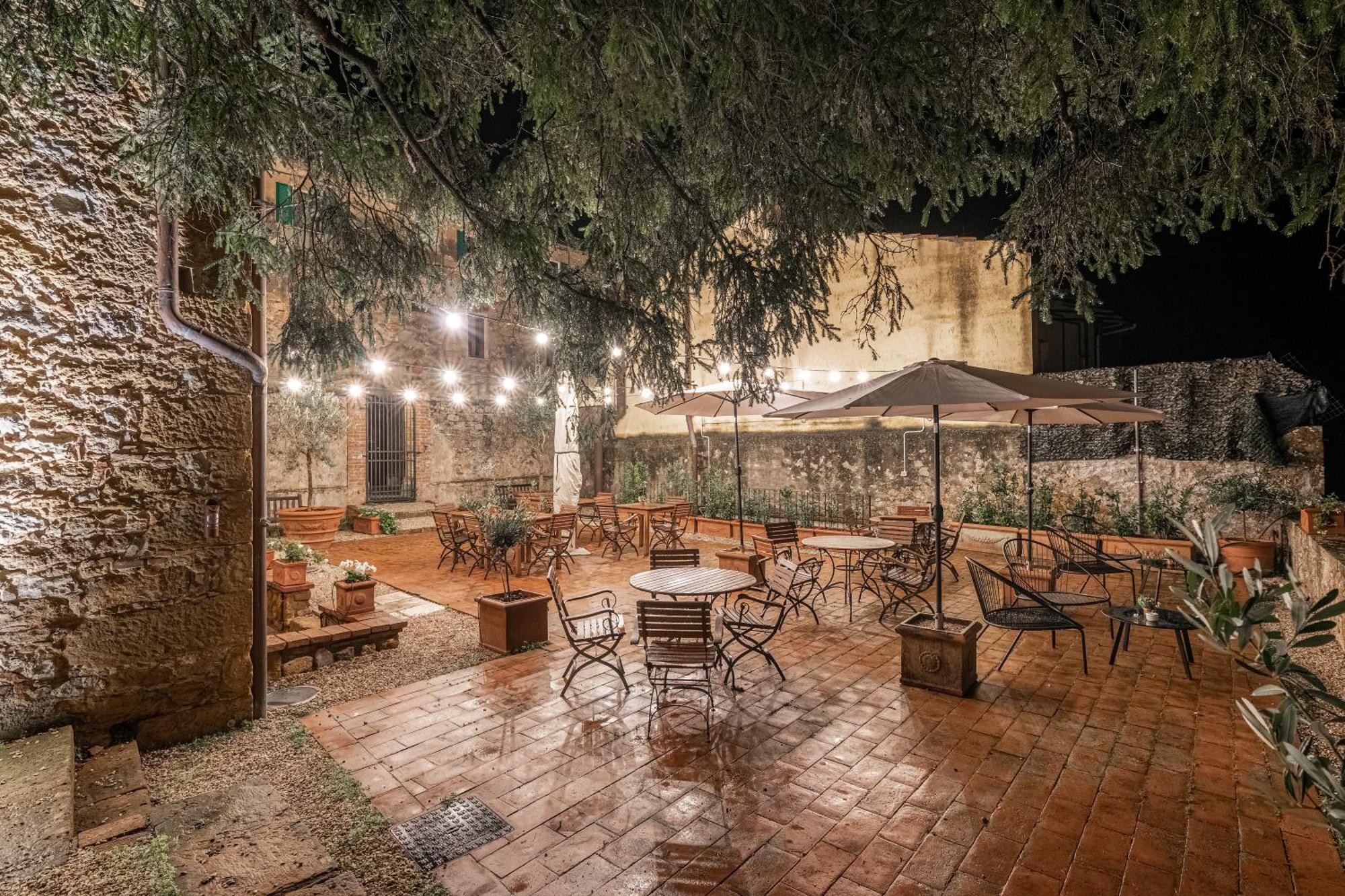 Palazzo Brandano 3* Petroio